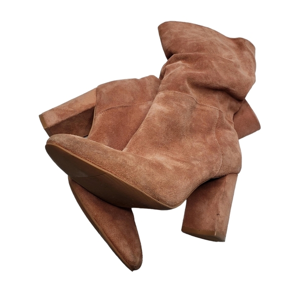 Chinese Laundry | Blush Tan Suede Almond Toe Block Heel Ankle Booties Women 7.5 - Picture 6 of 10